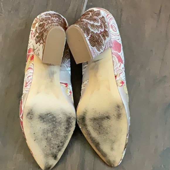 Nine West Textile Tapestry Block Heels - Picture 5 of 5